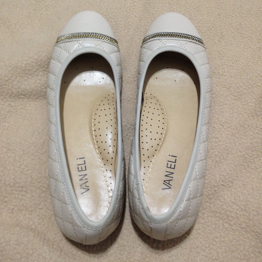 Vaneli flat shoes